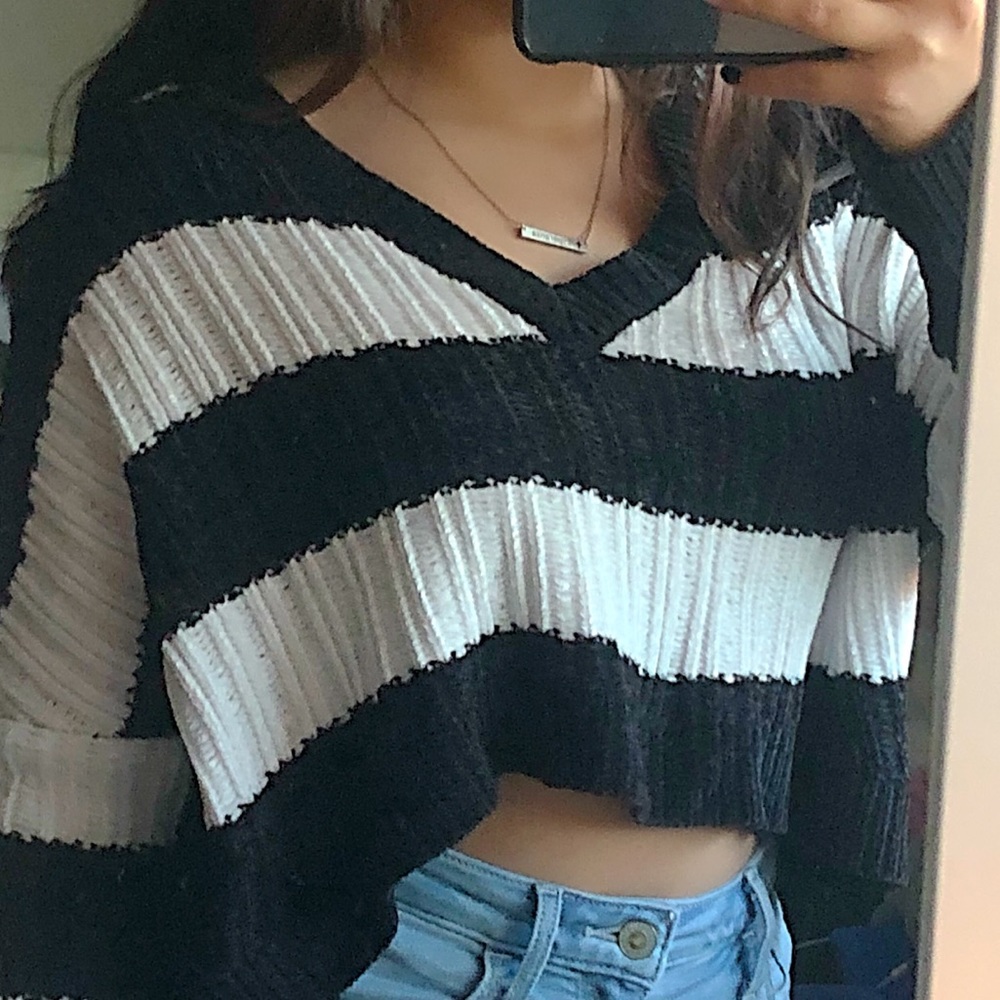 knitted cropped long sleeve